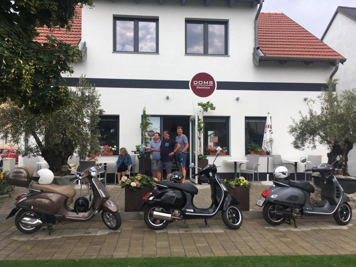 Doms Gaestehaus Frauenkirchen Exterior photo